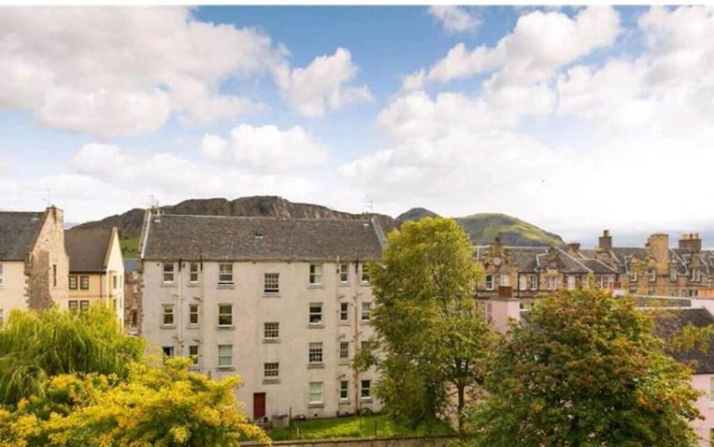 University And Central Edinburgh Exterior photo